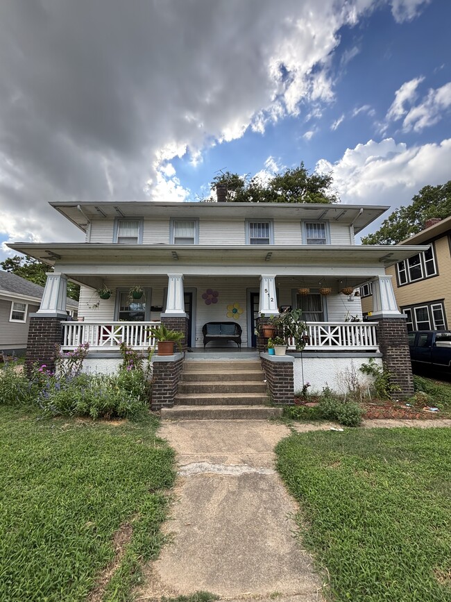 Building Photo - 512 N Santa Fe Ave Rental