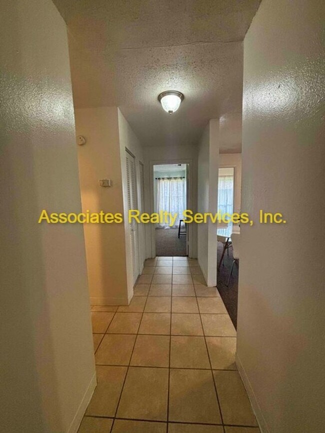 Photo - LOOK!!! 2 bedroom in Brandywine with Balcony! POOL!!! Unidad Y226