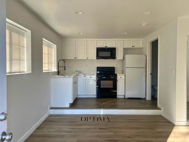 Building Photo - 8400 Fullbright Ave Unit 8411 Casaba