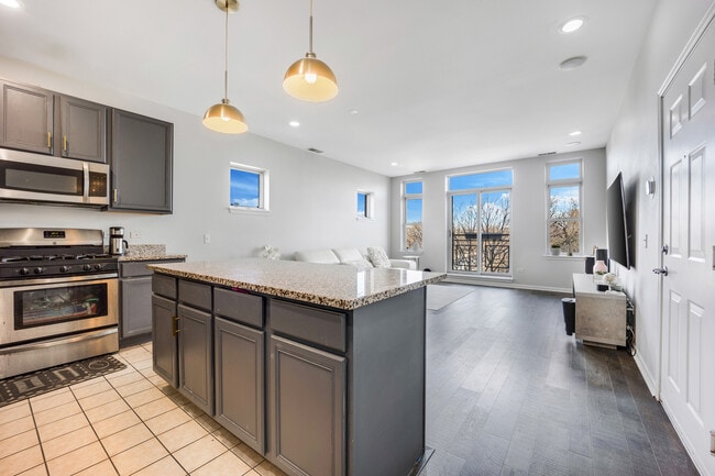 Photo - 947 W 14th Pl Unit 3A