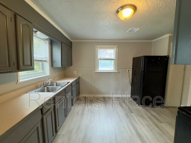 Photo - 4717 S 33rd W Ave