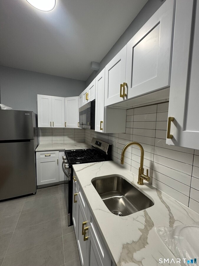 Photo - 222 Hallock Ave Unit 1