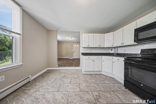 Photo - 19 Hawkins St Unit 1