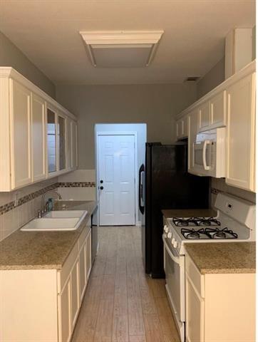 Photo - 200 E 12th St