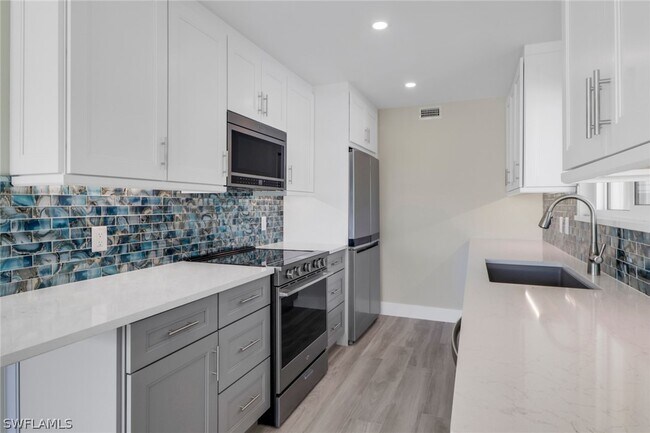 Photo - 2500 Gulf Shore Blvd N Unit S10