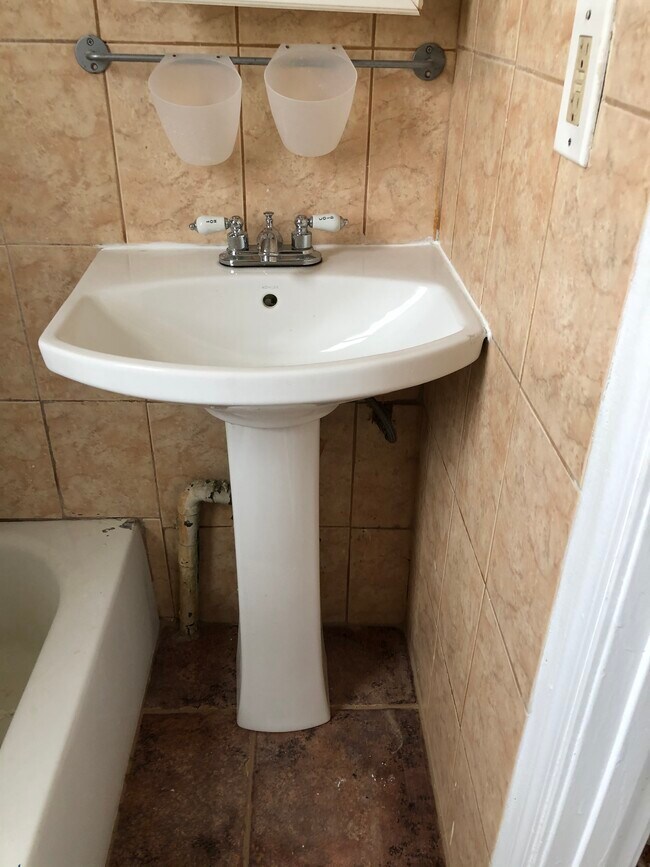 Photo - 45 Todd Pl NE