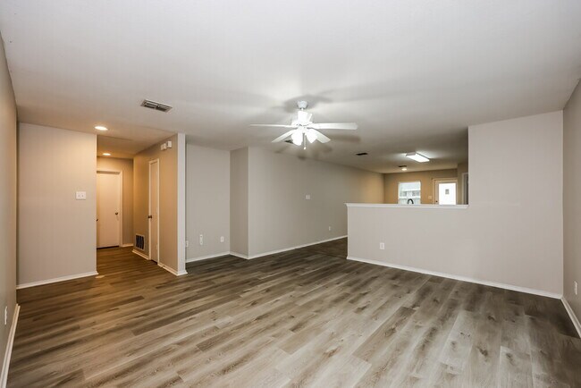 Photo - 1304 Castle Ridge Rd