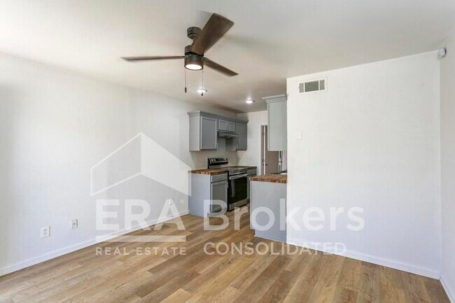 Photo - 614 Adams Ave Unidad #1