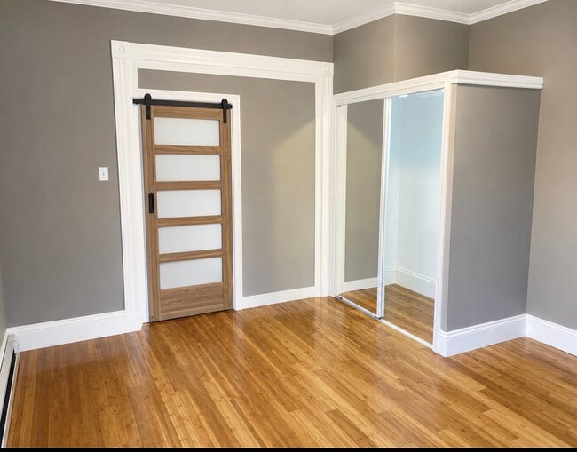Building Photo - 10 Mineral St Unit Rental