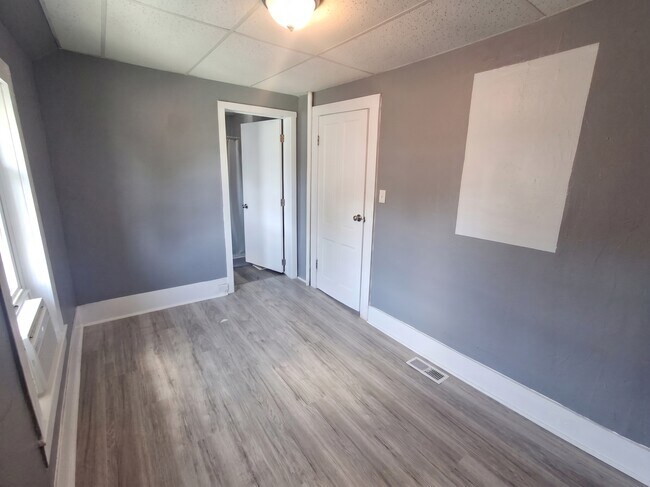 623 E 12th St Unit 2