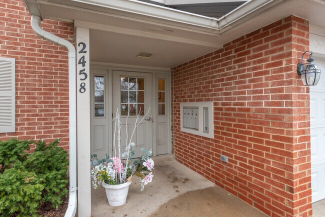 Photo - 2458 Charleston Dr
