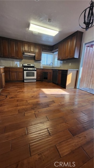 Photo - 15216 Arcturus Ave