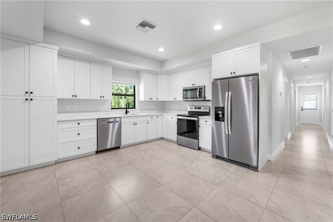 Photo - 11251 Dean St