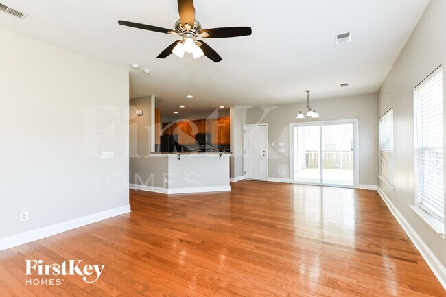 Photo - 337 Lakewind Dr