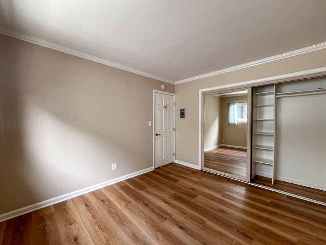 Photo - 221 Sheldon St