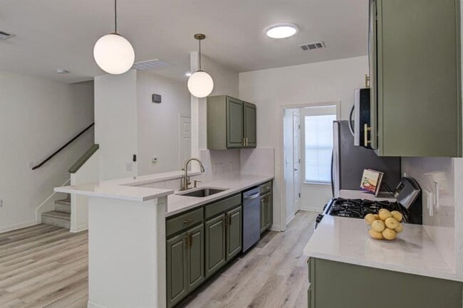 Photo - 5230 Ledesma Rd