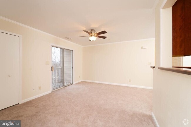 Building Photo - 75 Fern Oak Cir Unit 75A303 Rental