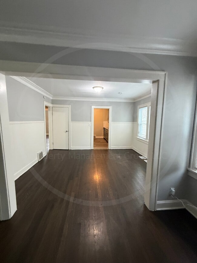 Photo - 5410 Euclid Ave E