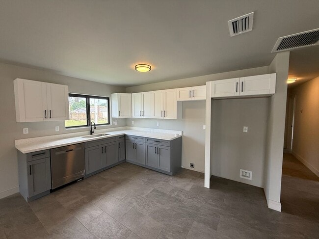 Photo - 2806 NW 9th Ct