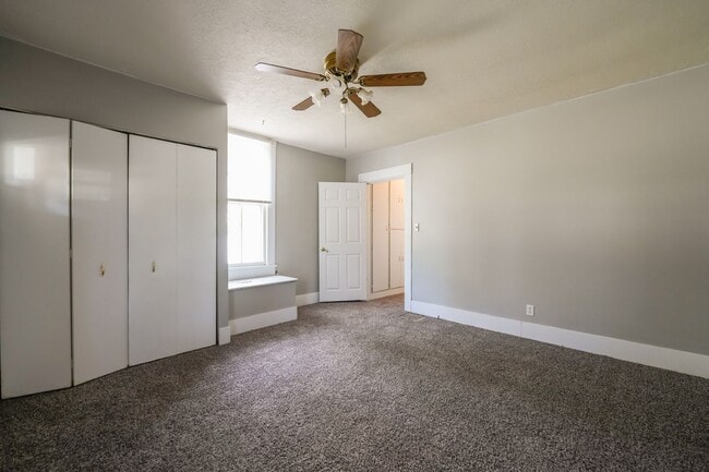 Photo - 1808 E Oak St