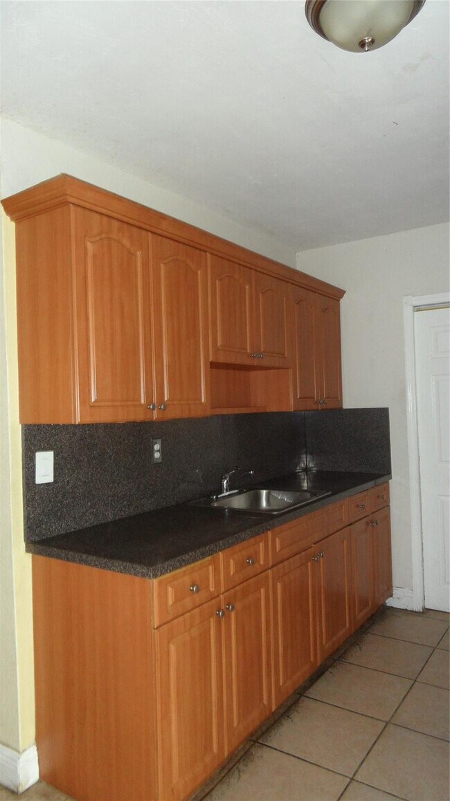 Photo - 700 N 70th Ave