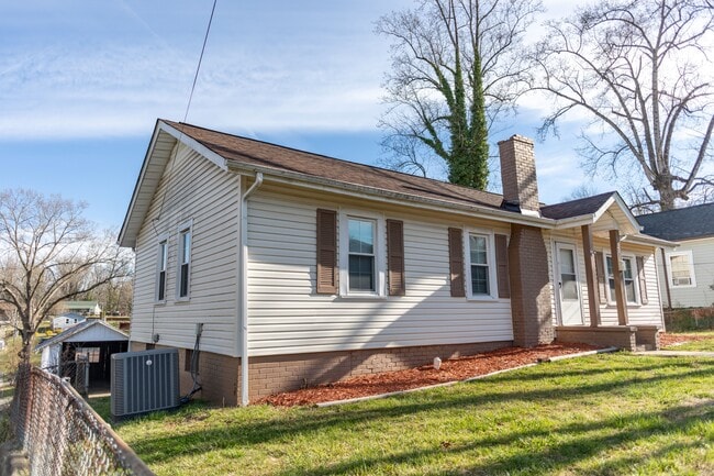 Photo - 122 Jefferson St