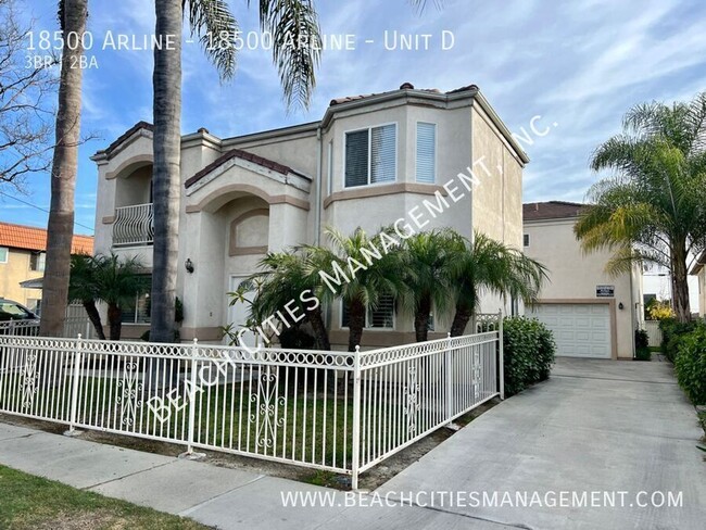 Remodeled 3 Bed, 2.5 Bath Town Home with A... - Remodeled 3 Bed, 2.5 Bath Town Home with A... Unit D