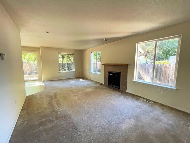 Photo - 3329 SW Nyssen St