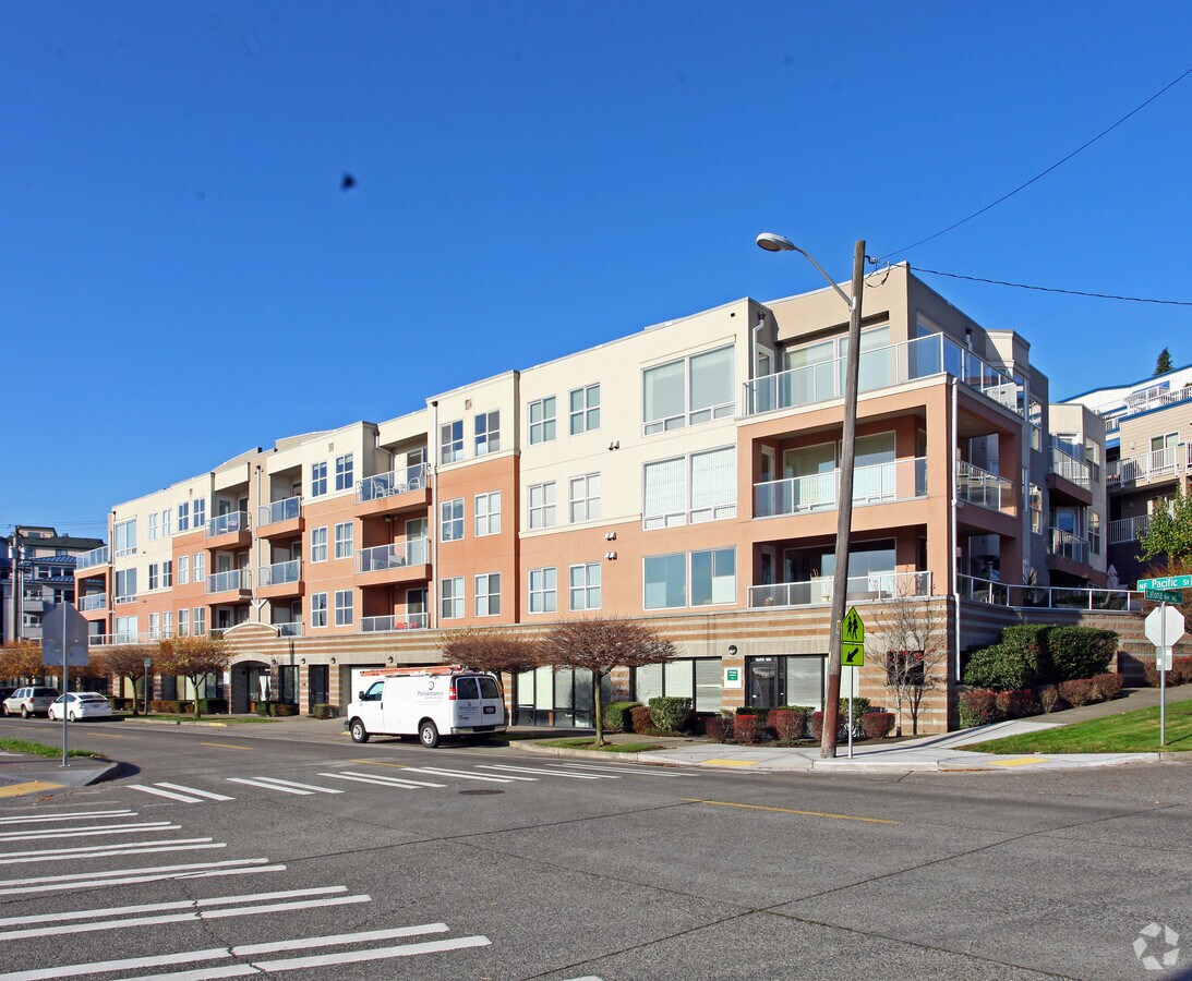 Photo - Pacific Palisades Condominiums