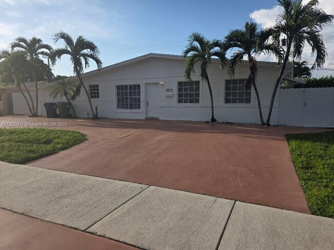 Building Photo - 9915 SW 87th St Unit 9915 Rental