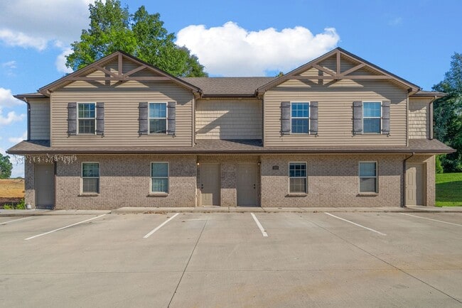 Building Photo - 161 Center Pointe Dr Unit C