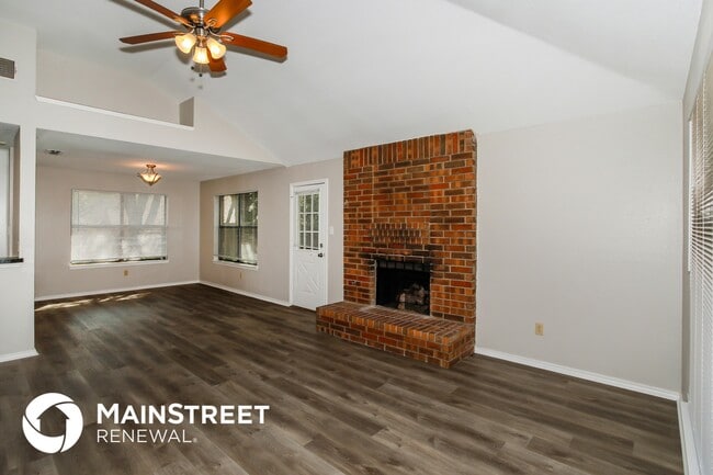 Photo - 1052 Colony St