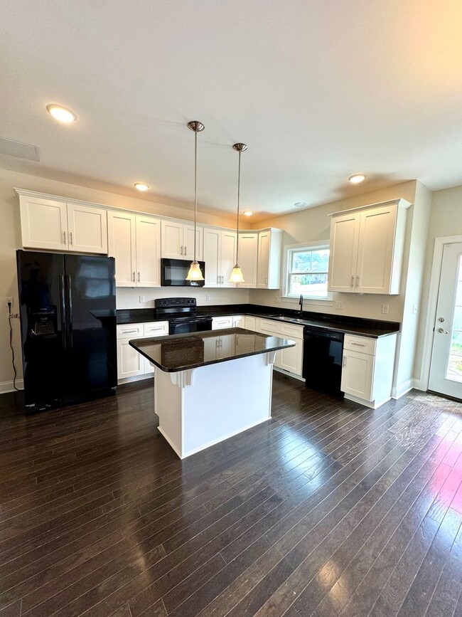 Photo - End Unit Townhouse for rent in Bluestone H...