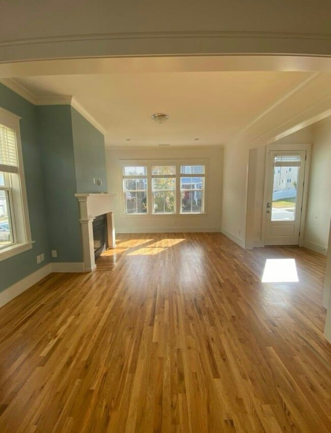 Photo - 225 Airlie Dr