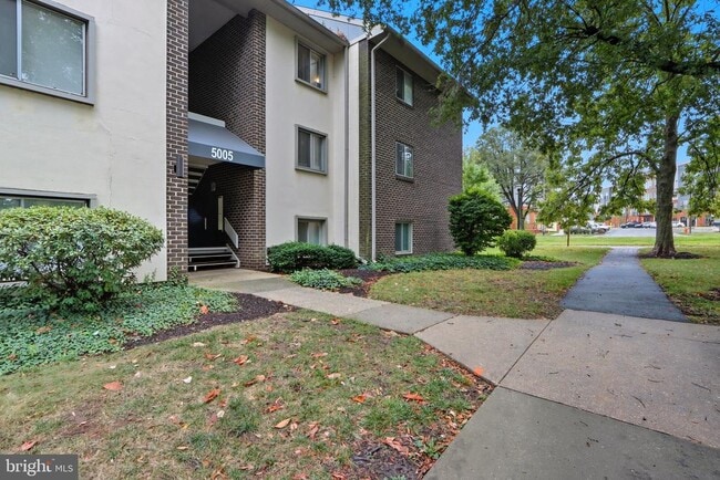 Building Photo - 5005 Green Mountain Cir Unit 4 Rental