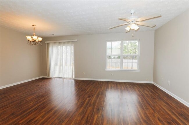 Photo - 724 Georgetown Ct