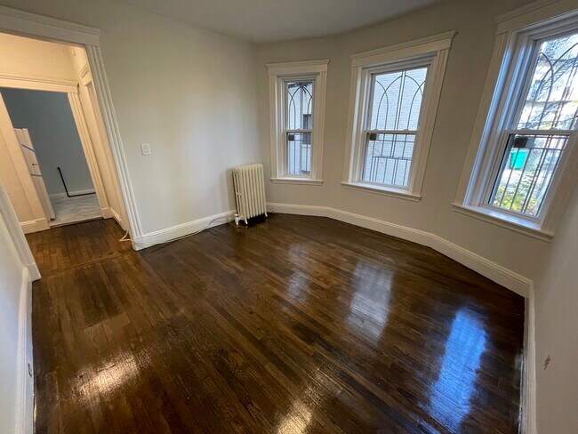 Photo - 32 Worthington St