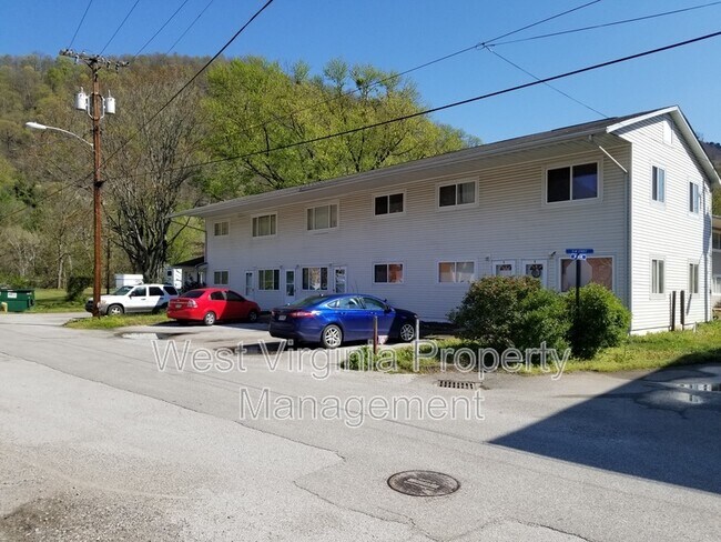 Photo - 130 Elm St Unit 6