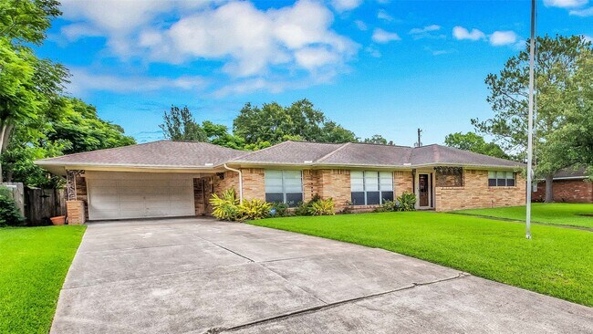 Photo - 7919 Montglen Dr