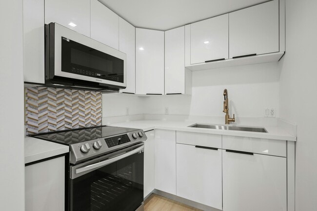 Photo - 1139 Bellevue Ave Unit 8