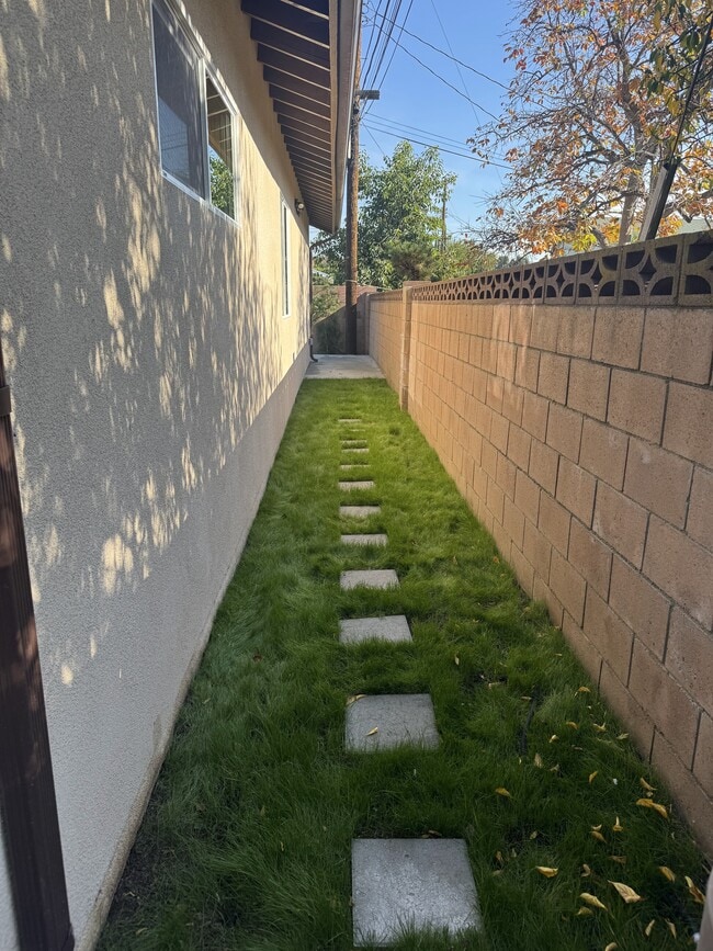 Photo - 15920 Eccles St