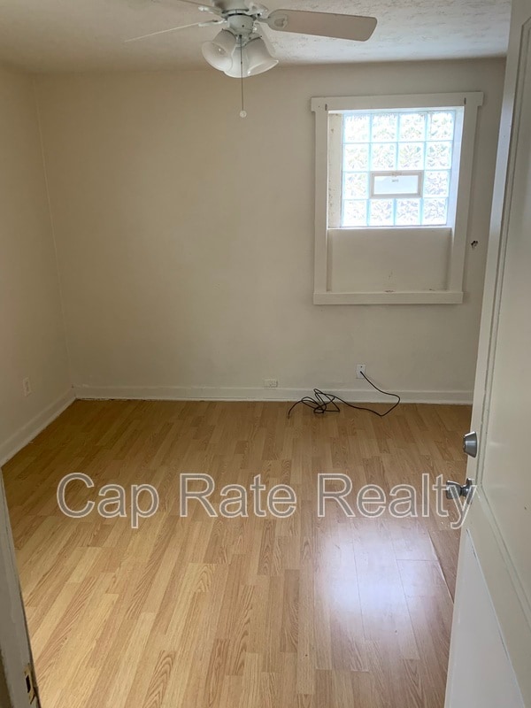 Photo - 1040 Loretta Ave