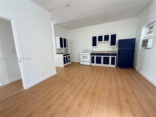 Photo - 323 S 21st Ave Unit a5