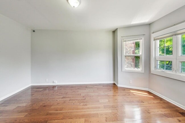 Photo - 1725 N Kedzie Ave
