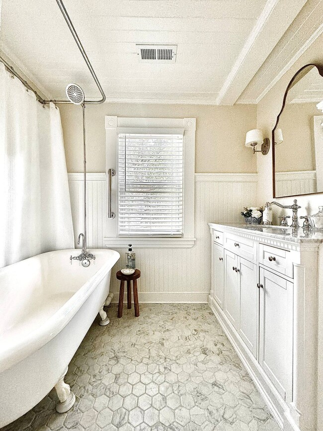 Photo - 2737 Huguenot Trail