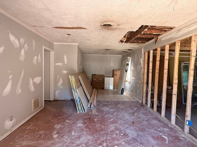 Photo - 713 Raines Dr