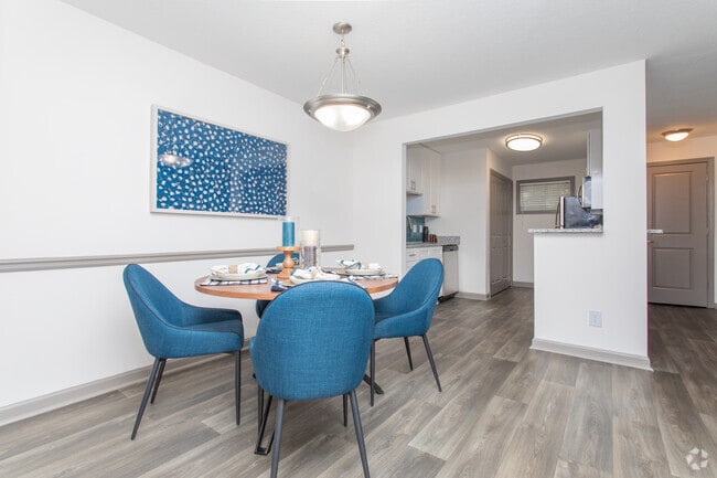 2BR, 2BA- 1121SF - Paces Ridge at Vinings