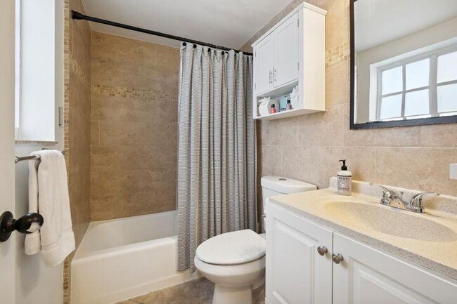 Photo - 49 SE 7th Ave Unidad 1