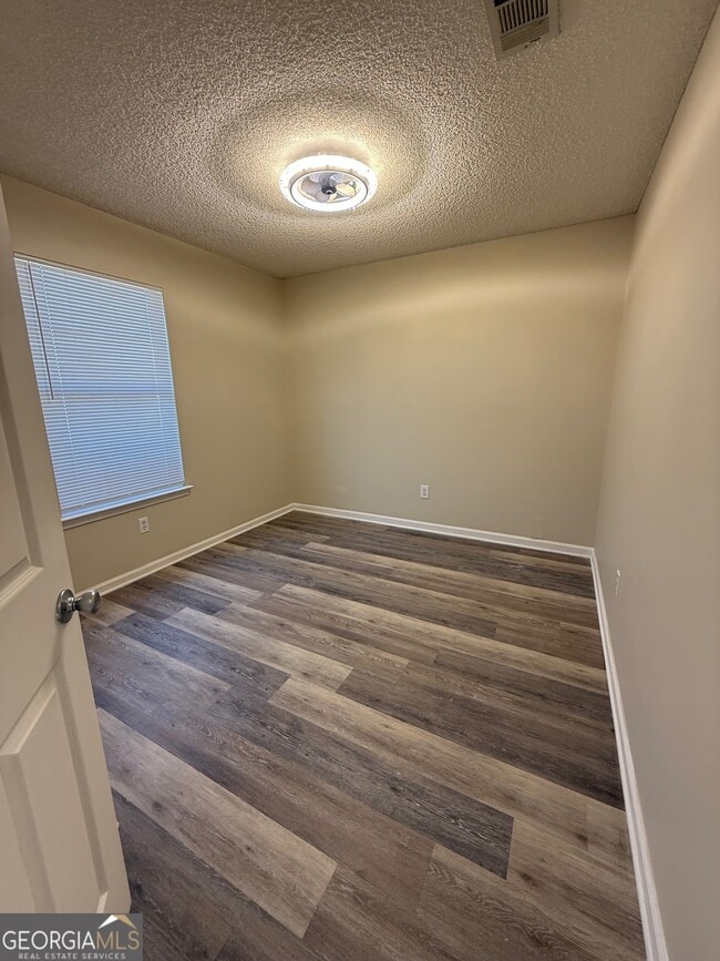 Photo - 95 Talbot Ct