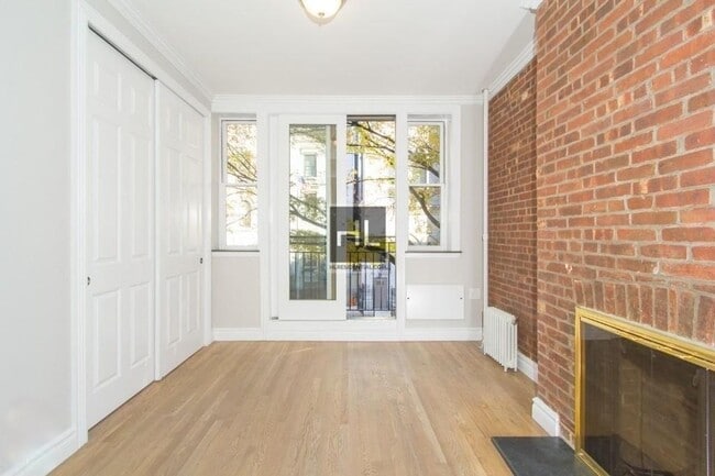 Building Photo - East 7th Street